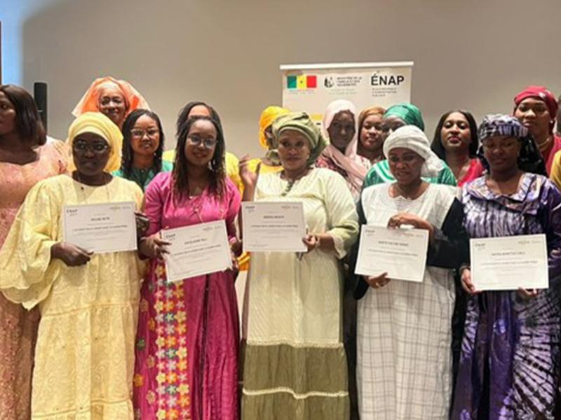 Des participantes et participants lors de la clôture de l’atelier de formation sur l'intégration du genre dans la chaîne PPBSE - Ministère de la Fonction Publique, du Travail et de la Réforme du Service Public.