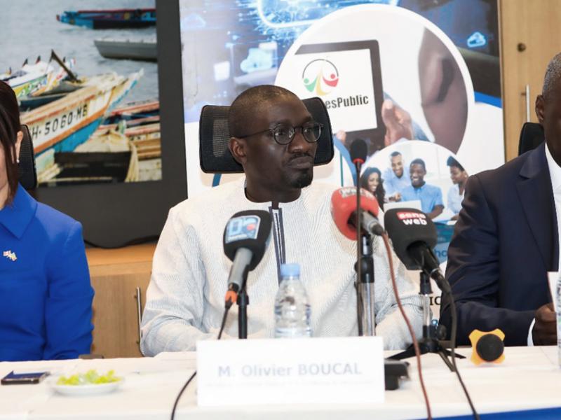 Dignitaires à la table lors de la cérémonie d’ouverture de la validation de la Lettre Politique Sectoriel - Ministère de la Fonction Publique, du Travail et de la Réforme du Service Public